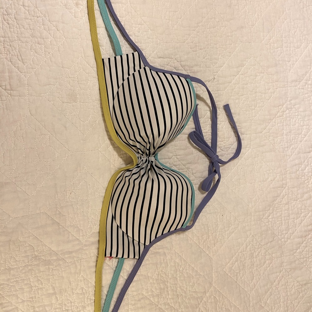 Victoria’s Secret bikini top